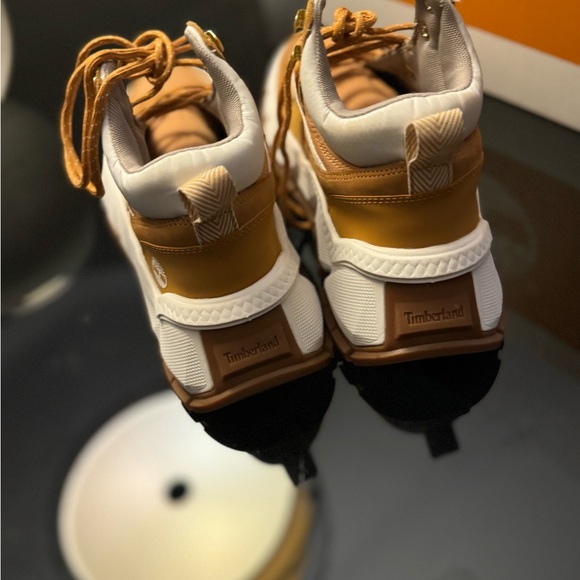 Timberland Hiking / Running Shoes Size Women’s 9 - Picture 4 of 4